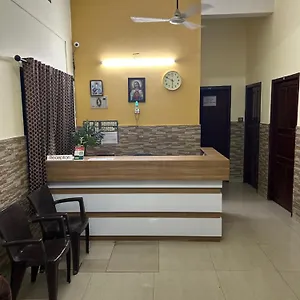 https://mukalel-tourist-home.kerala-hotels.net